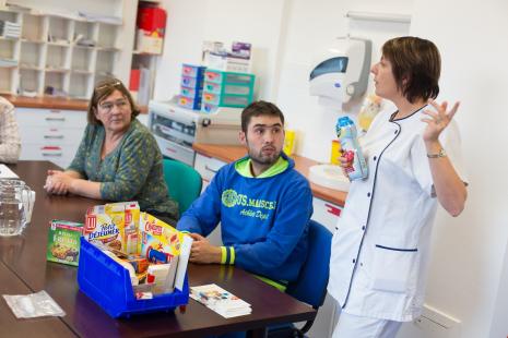 atelier d'éducation thérapeutique, soignante, patient