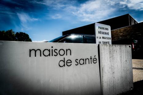 maison de santé, extérieur