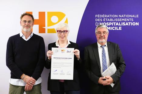 John Pinte, Elisabeth Hubert et Daniel Guillerm, signature de l'accord