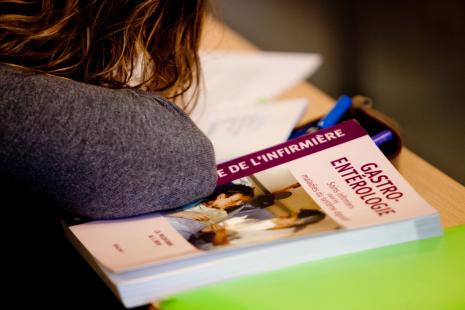 Elèves infirmières en cours. Institut de Formation en Soins Infirmiers (IFSI)