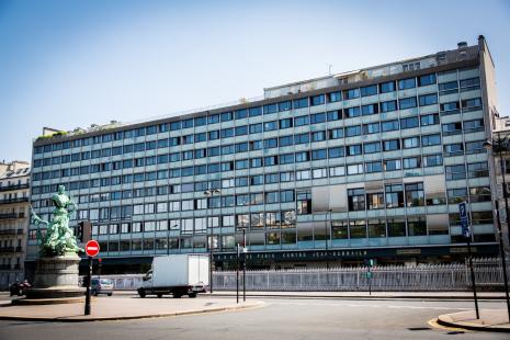 Centre Régional des Oeuvres Universitaires et Scolaires de Paris (CROUS).