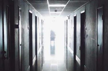 hoôpital couloir
