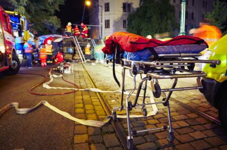 brancard nuit urgences pompiers