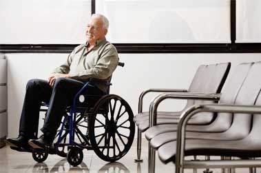 personne handicapé en fauteuil roulant
