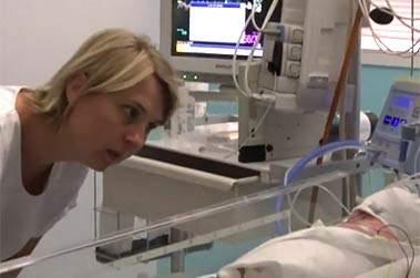 nouveau-né prématuré infirmière