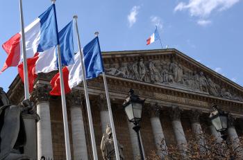 Aide à mourir : les syndicats infirmiers réagissent après l'adoption définitive de la loi