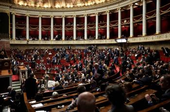 Après des années de débats, le Parlement approuve "l'aide à mourir"