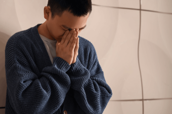 Suicide : hommes et célibataires en tête, les populations défavorisées sont les plus impactées