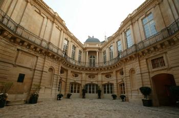 Une étudiante infirmière exclue pour avoir falsifié son bilan de stage