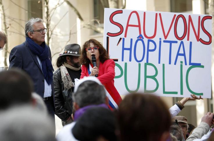 Europe-Ecologie Les Verts, le NPA, le Parti communiste et le Front de gauche soutiennent les hospitaliers.