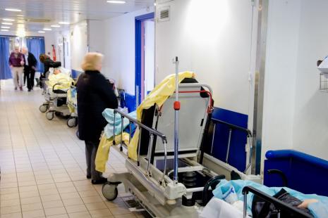 L’urgence médicale critique doit être distinguée des soins médicaux urgents