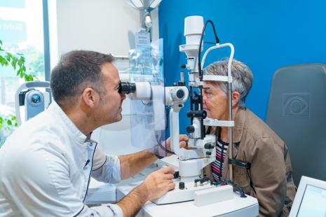 Au sein des postes avancés d’ophtalmologie en zone rurale, la première consultation de bilan est réalisée par un orthoptiste