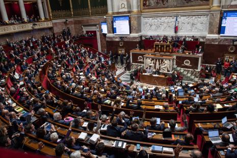 Le PLFSS 2026 définitivement adopté, la pression des médecins libéraux ne retombe pas