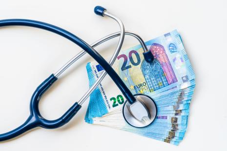 Certains groupes privés n’hésiteraient pas à faire pression pour remodeler l’offre de soins territoriale