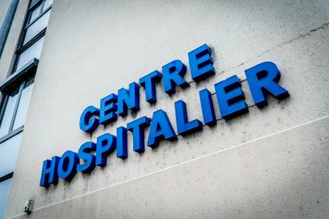 L’hôpital face au mur du déficit
