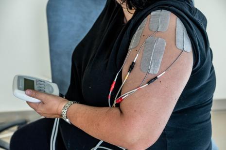La neurostimulation électrique transcutanée permet de moduler l’activité des fibres nerveuses périphériques