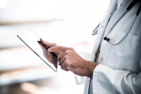 Douze start-up ont été sélectionnées pour un concours organisé par le Syndicat national de l’industrie des technologies médicales (Snitem), qui rassemble plus de 600 entreprises du secteur. Elles présenteront leurs projets lors de la 11e Journée start-up 