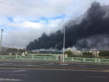 Incendie Seveso à Rouen vu du pont Mathilde