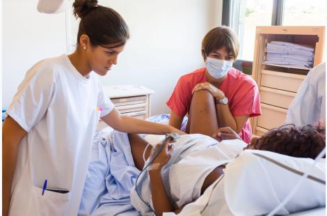 En maternité, un quart des mères concernées par des soins irrespectueux, avec un surrisque de dépression post-partum