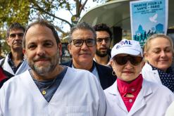 À Paris, près de 300 soignants et patients en marche pour « défendre la santé »