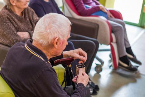 Boire la tasse pour réduire la progression de la maladie