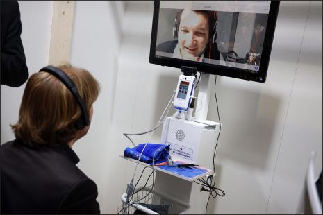 Le pharmacien permet au patient un colloque singulier avec un médecin grâce à la téléconsultation ; le groupement facilite l’accès à ce nouveau service à ses adhérents
