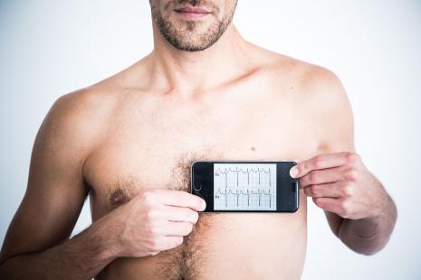 La plupart des dispositifs médicaux efficaces se doublent d’une manière ou d’une autre d’un système qui relève et transmet les données à des professionnels de santé.
