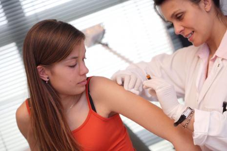 La HAS recommande d'élargir la vaccination à tous quel que soit le sexe
