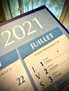 Un oeil sur le calendrier, la pharmacie poursuit ses mises à jour.