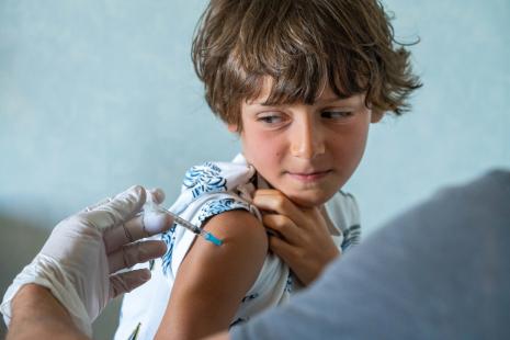 Réticence des parents et difficultés à trouver un rendez-vous, deux freins à la vaccination des enfants contre le Covid