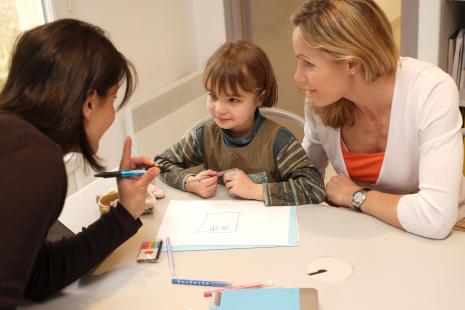 L’Organisation mondiale de la santé (OMS) recommande aux parents de porter davantage d’attention à leurs enfants en cette période et de ne pas hésiter à consulter un médecin