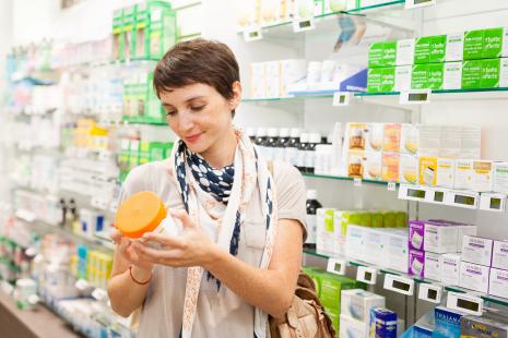 Compléments alimentaires et dispositifs médicaux grignotent peu à peu la part des médicaments dits d’automédication