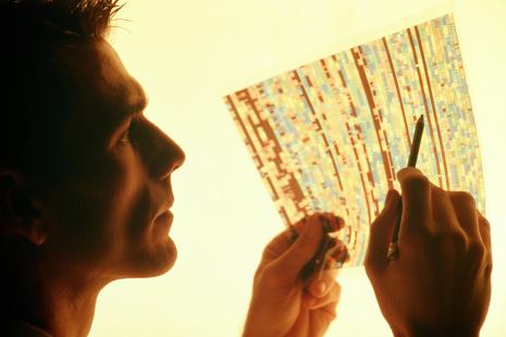 Aller vers une médecine personnalisée de précision grâce à la génétique évolutive humaine