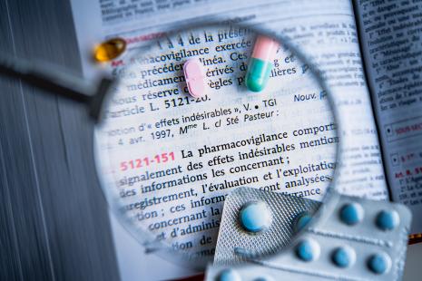 En 2019, l'Agence européenne du médicament a décidé de réévaluer le rapport bénéfice/risque des fluoroquinolones