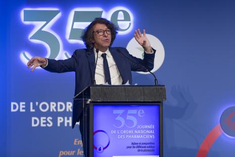 Éric Fiat, enseignant chercheur en philosophie : « Les soignants n'osent pas se plaindre »