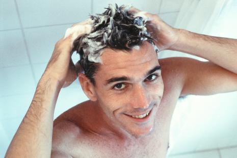 La lotion antipelliculaire est en général un complément au shampooing traitant