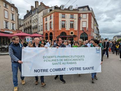 Environ 400 professionnels ont manifesté dans les rues de Limoges.