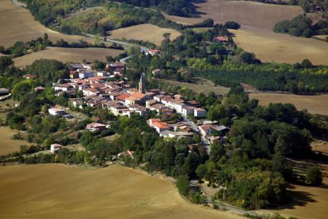 Le village de Puycasquier, dans le Gers