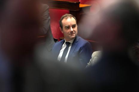 Le texte dans son ensemble sera discuté au Parlement, et ne sera pas soumis au 49.3, a promis Sébastien Lecornu