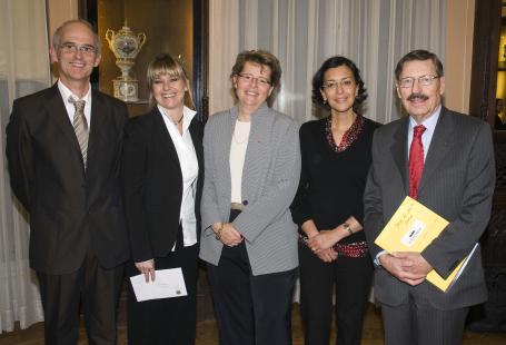 Olivier Catala, Nathalie Brun-Calop, Isabelle Adenot, Salima Hacein-Bey-Abina et le Pr Claude Roux