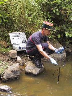 Intervention pour une pollution chimique sur un cours d’eau du Limousin