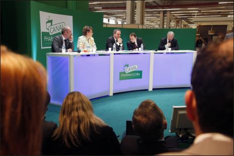 PHARMAGORA 2011 PORTE DE VERSAILLES CONFERENCE INAUGURALE AVEC XAVIER BERTRAND , ISABELLE ADENOT ...