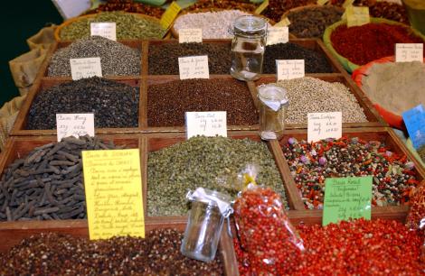 Les aliments épicés et/ou piquants sont clairement à proscrire
