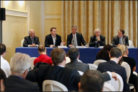 Jean-Jacques Zambrowsky, François Megerlin, économistes de la santé débattent avec Pascal Louis ...