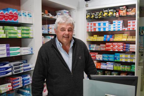 Élu, chasseur et gastronome, Jean-Bernard Portet est avant tout un pharmacien de comptoir