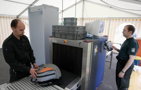 La trousse de secours doit se conformer aux strictes exigences du contrôle aérien