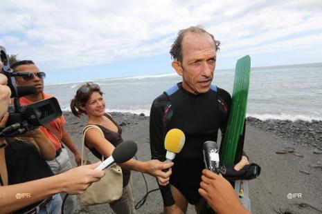 À l’arrivée de sa troisième traversée militante, Didier Dérand a été accueilli par la presse...