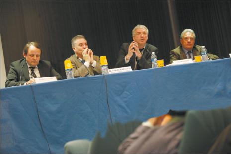 Philippe Gaertner (FSPF), Frédéric van Roekeghem (UNCAM), Gilles Bonnefond (USPO) et Michel...