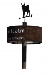 À l'entrée de Montcalm