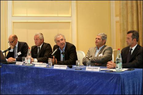 Dialogue sans concession entre responsables syndicaux et partenaires industriels et de la...